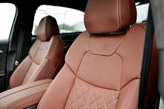 2025 Audi S8 Base - Photo 23