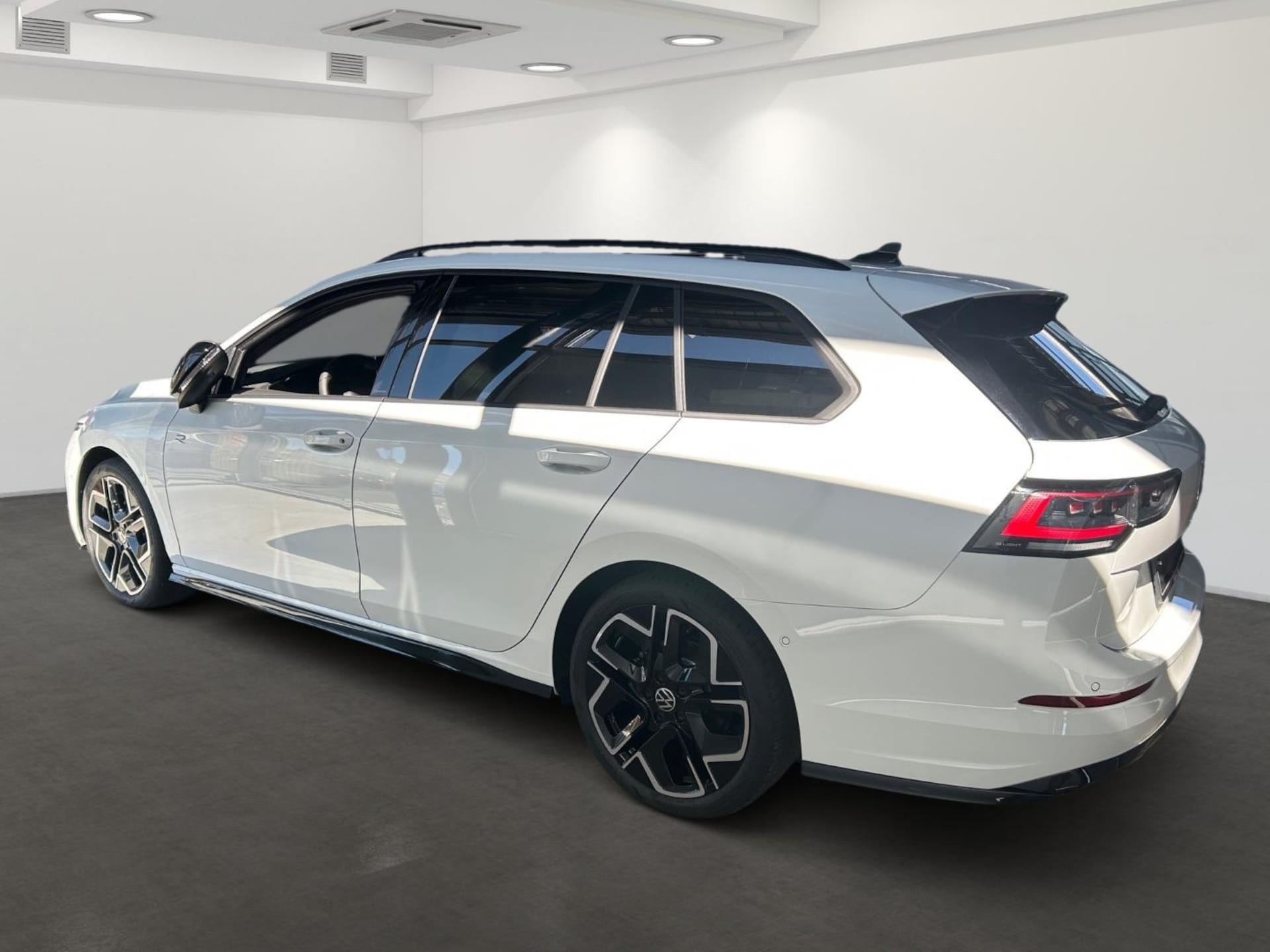 Volkswagen Golf Variant R-Line