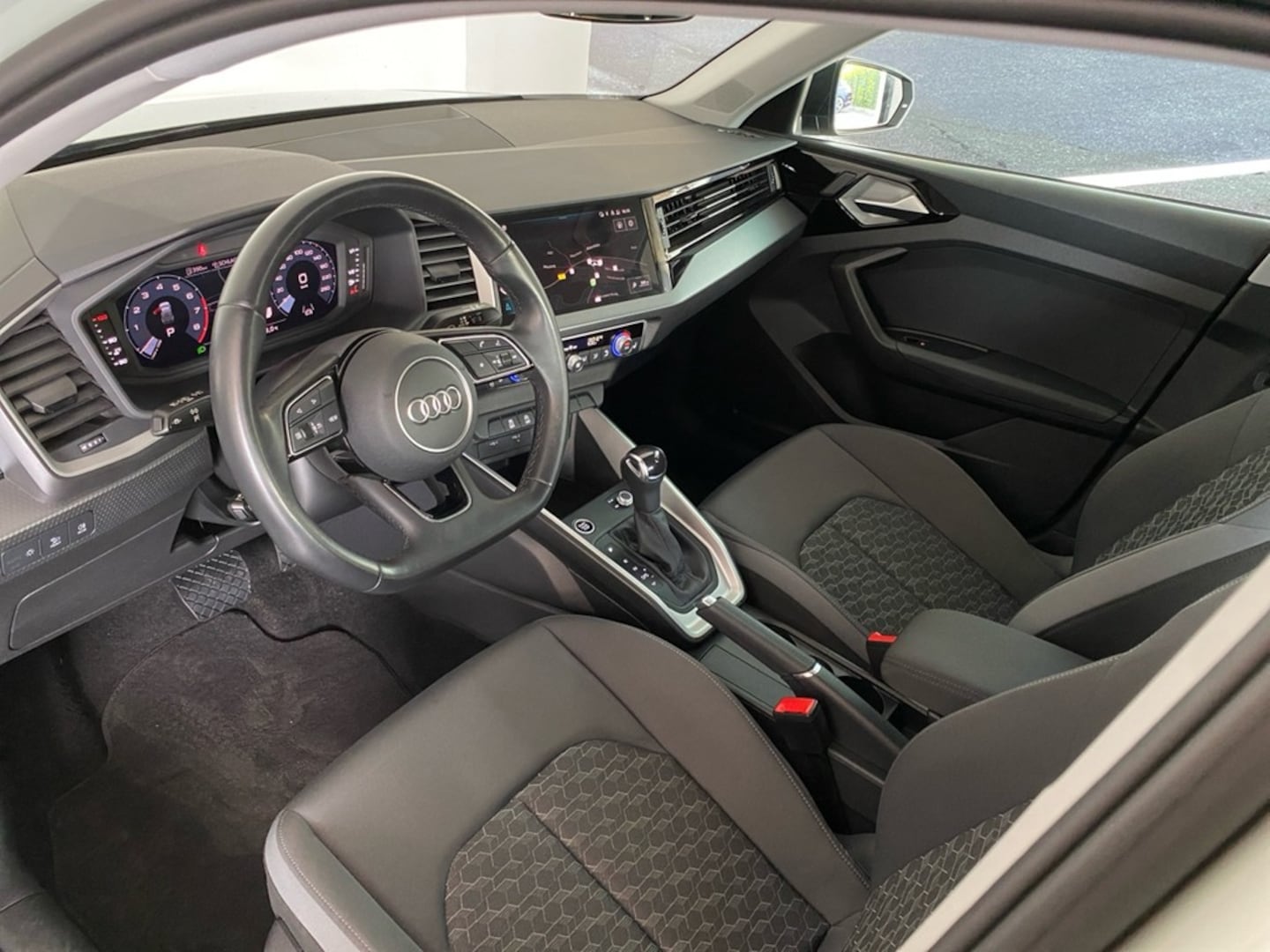 Bild über Audi A1 allstreet 35 TFSI S tronic - für weitere Informationen kontaktieren Sie den Audi Partner