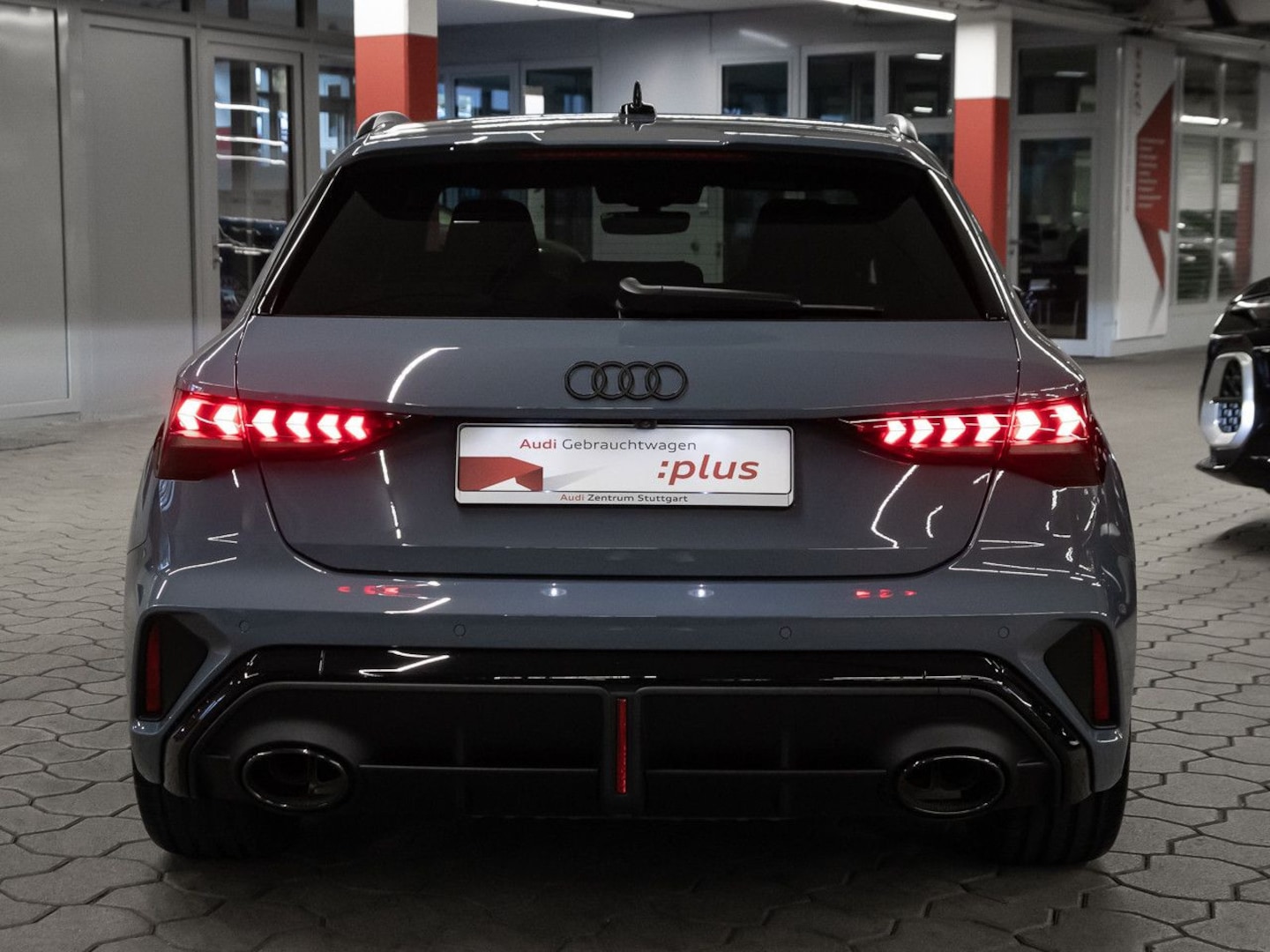 Bild über Audi RS 3 Sportback TFSI quattro 294 kW S tronic - für weitere Informationen kontaktieren Sie den Audi Partner