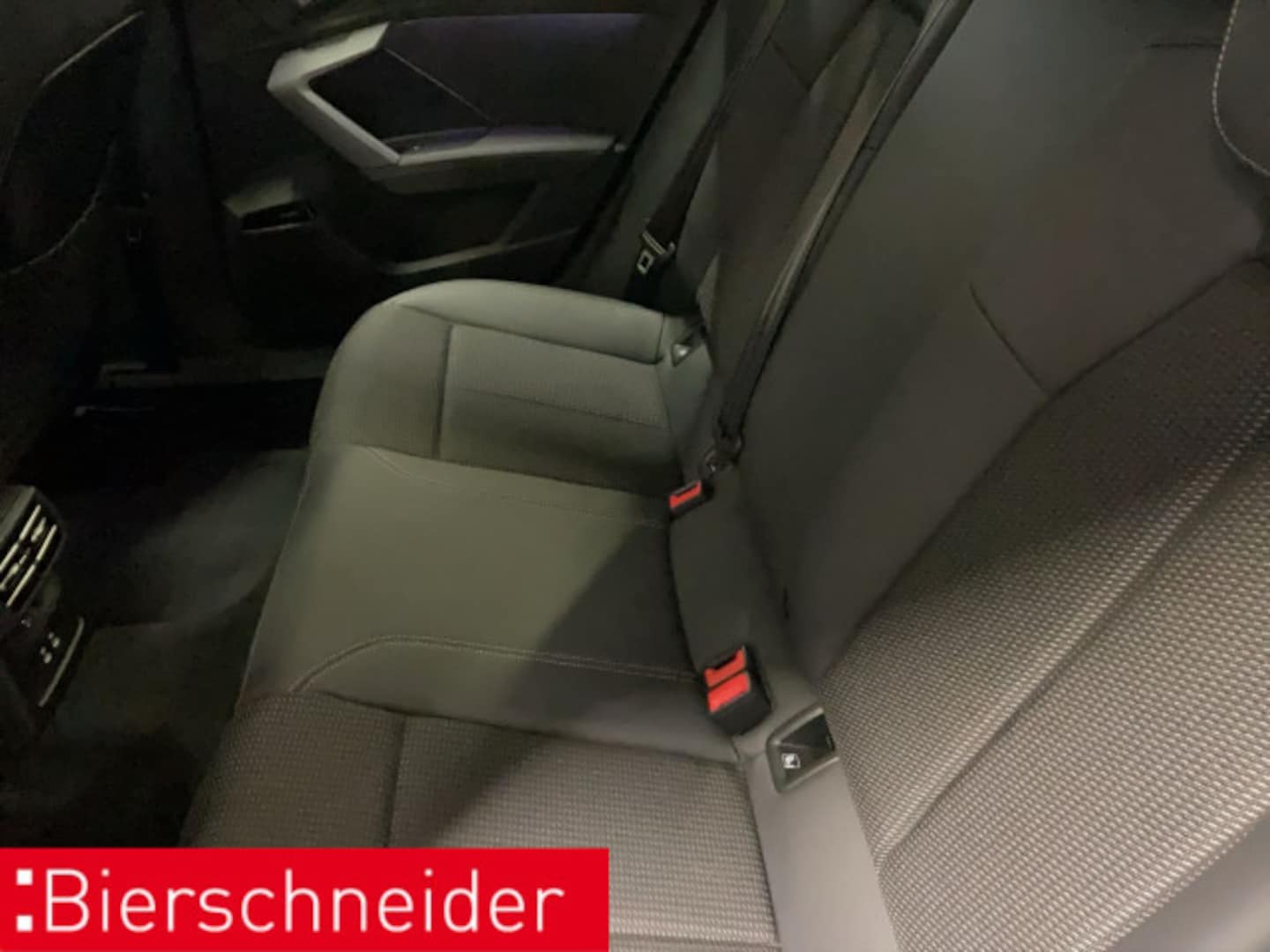 Bild über Audi S3 Sportback TFSI quattro S tronic - für weitere Informationen kontaktieren Sie den Audi Partner