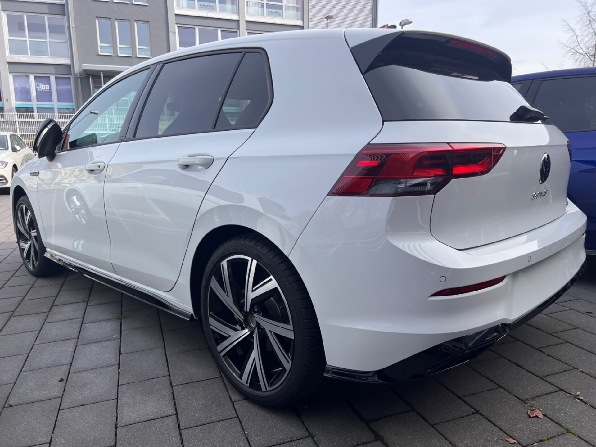 Volkswagen Golf R-Line
