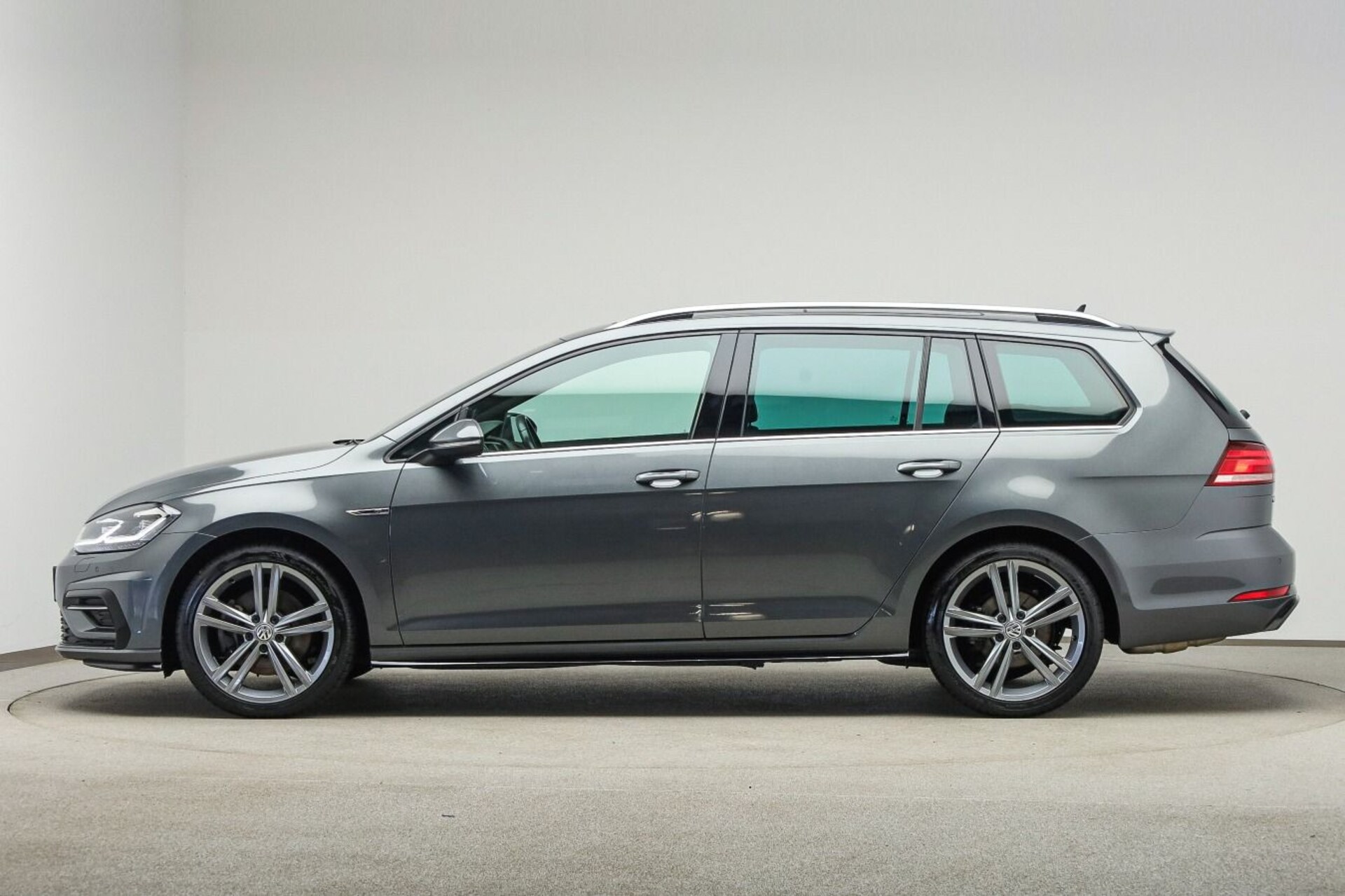 Volkswagen Golf Variant R-Line