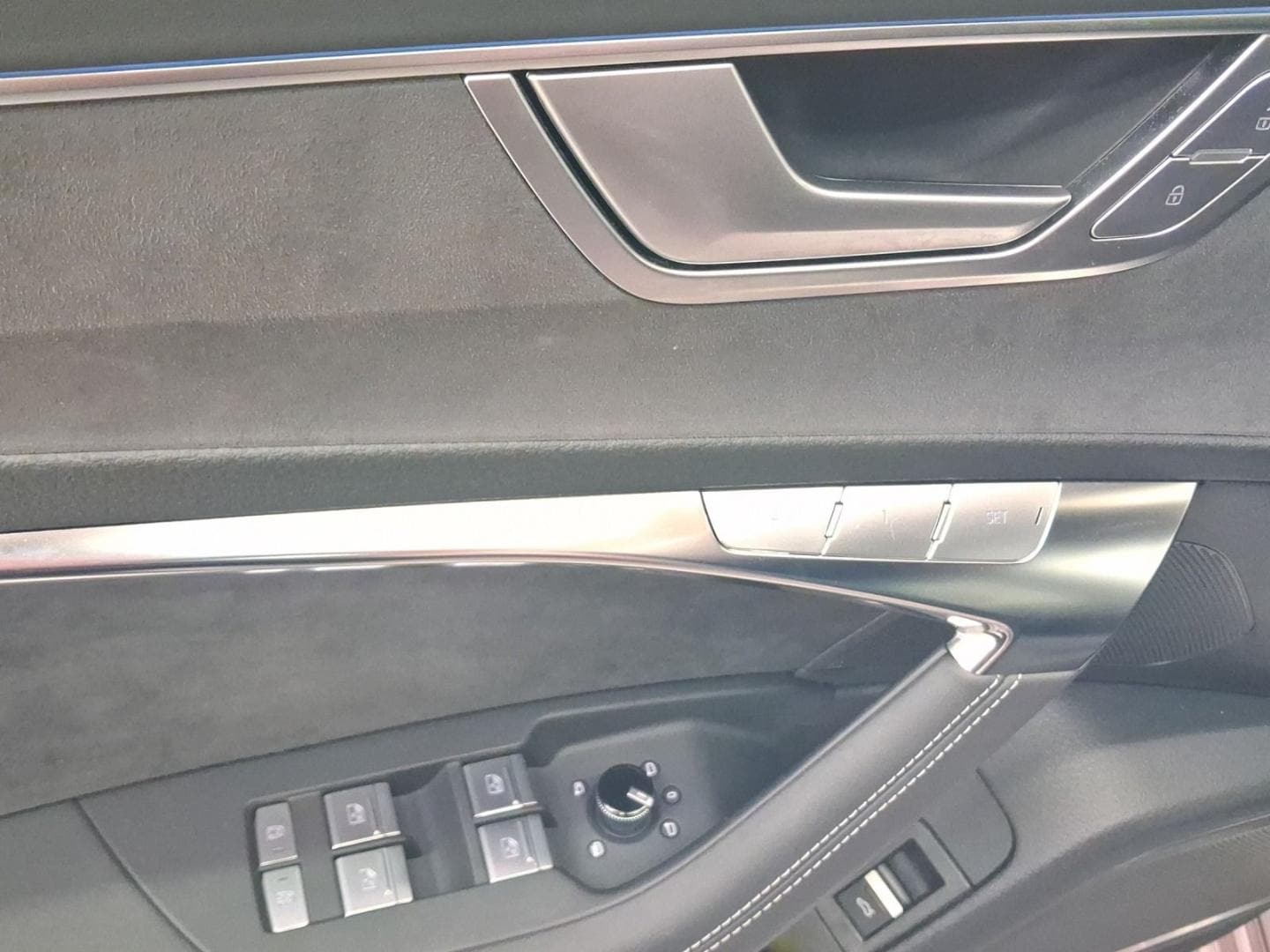 Bild über Audi S6 Avant TDI quattro tiptronic - für weitere Informationen kontaktieren Sie den Audi Partner