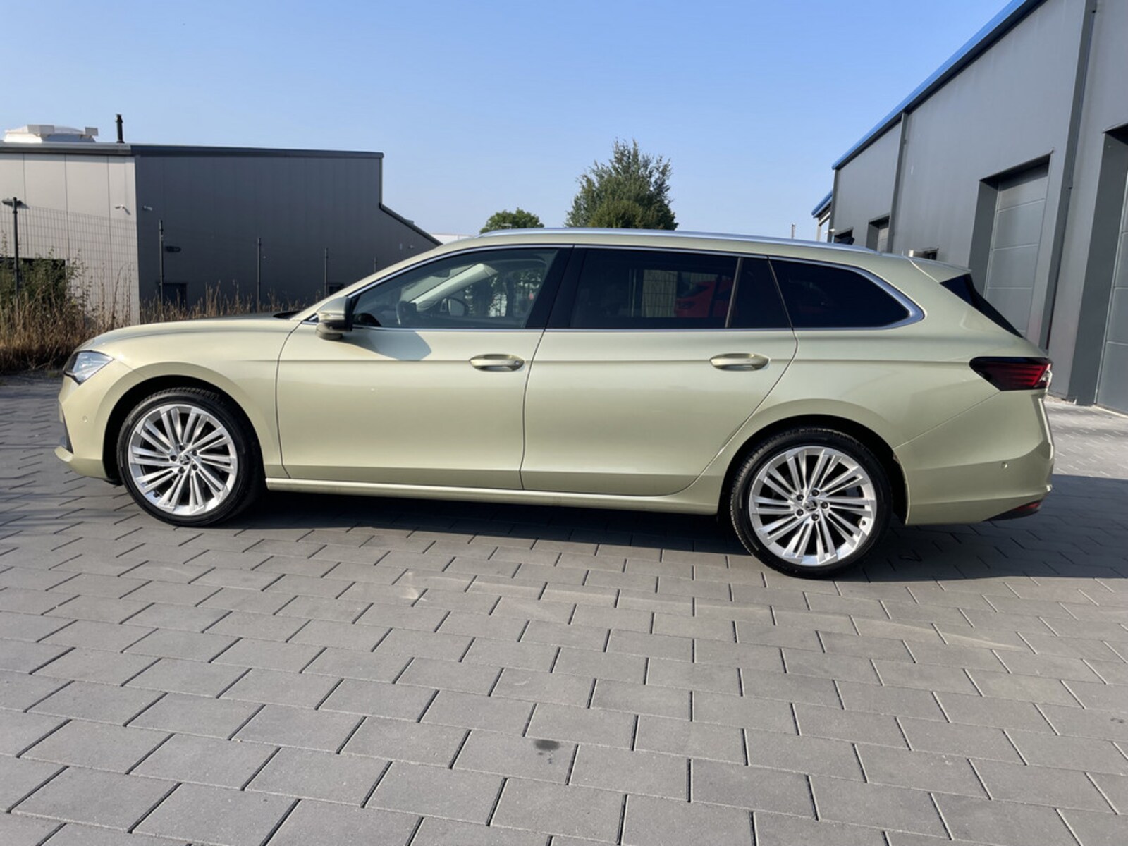 Škoda Superb Combi – Bild 10