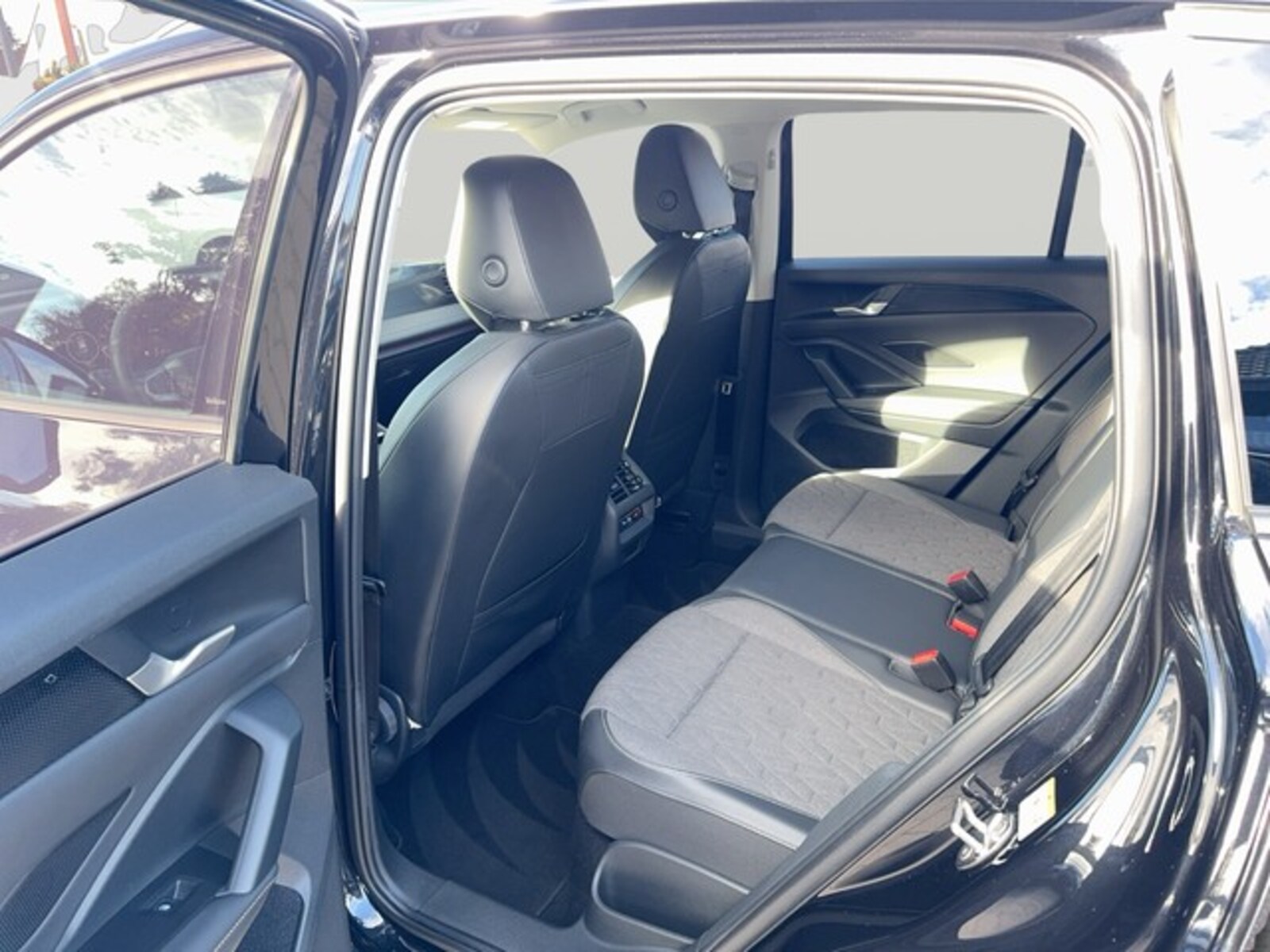 Volkswagen Tiguan – Bild 11