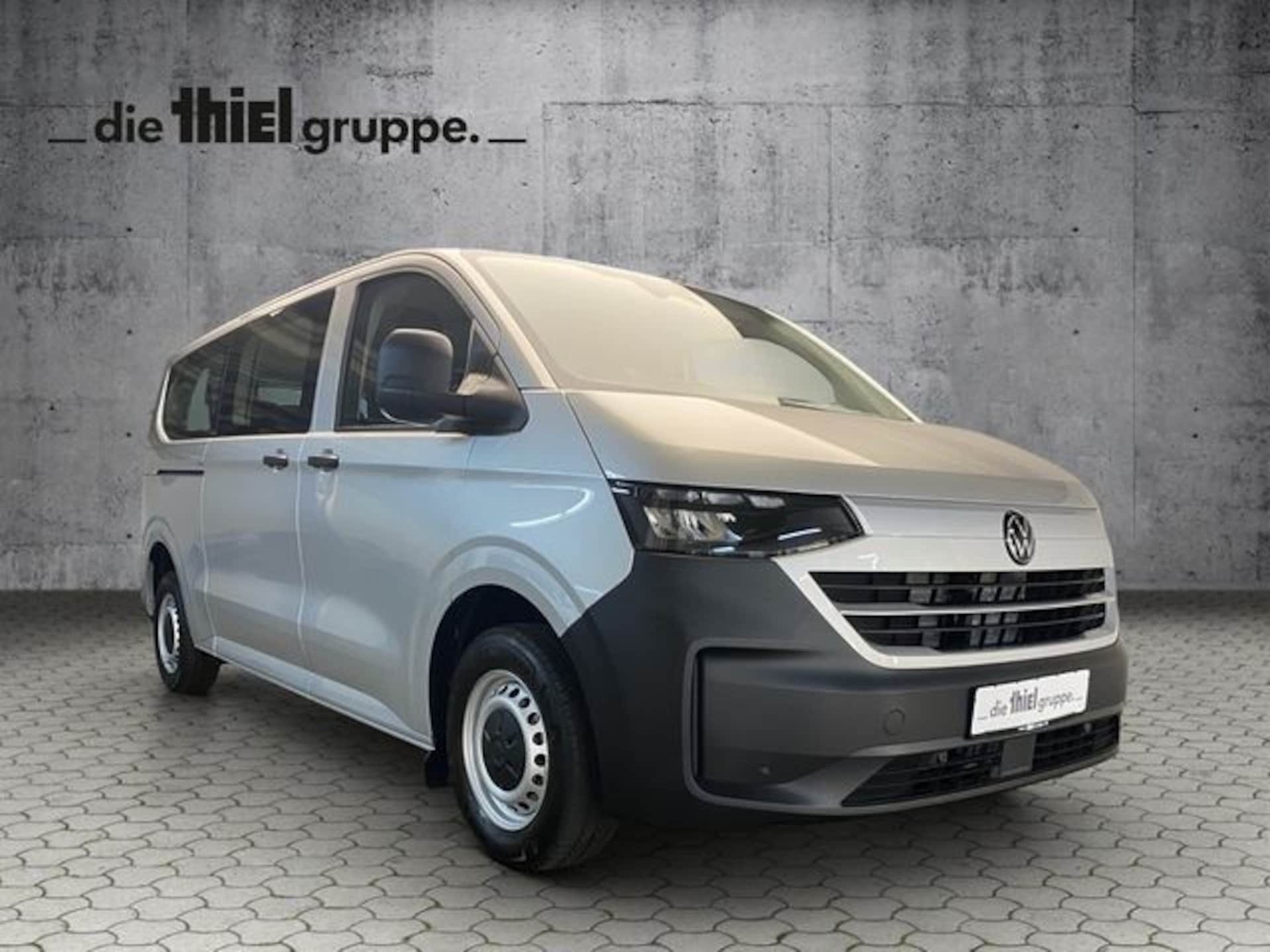 Volkswagen Transporter Kombi langer Radstand