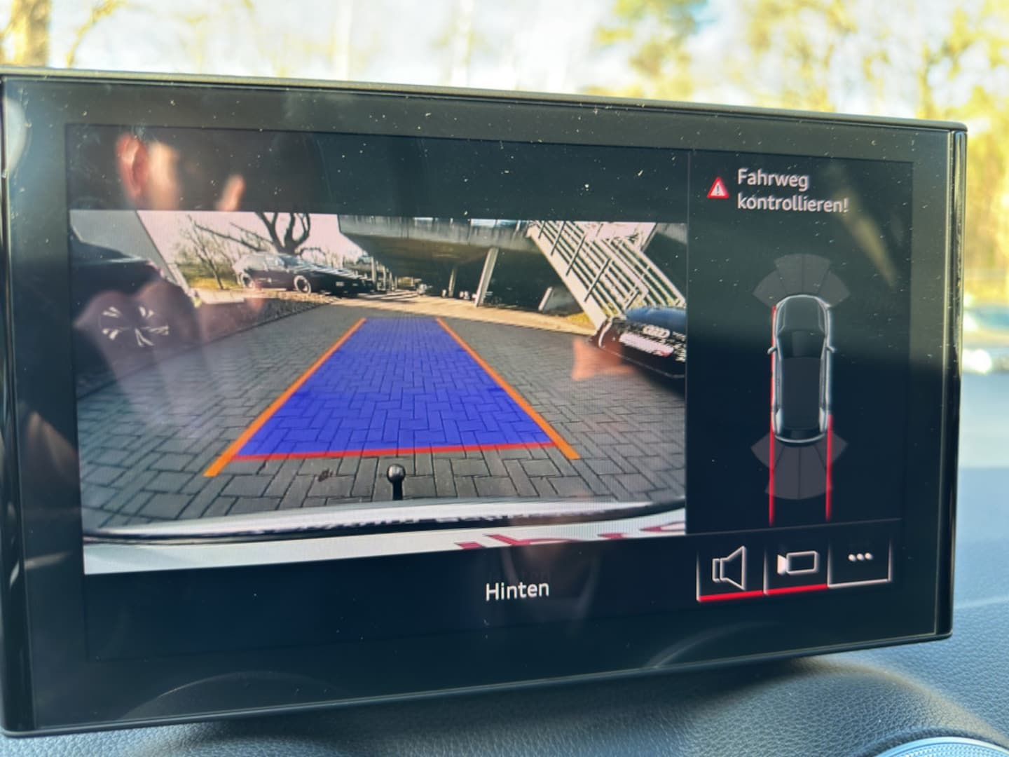 Bild über Audi Q2 S line 35 TFSI S tronic - für weitere Informationen kontaktieren Sie den Audi Partner