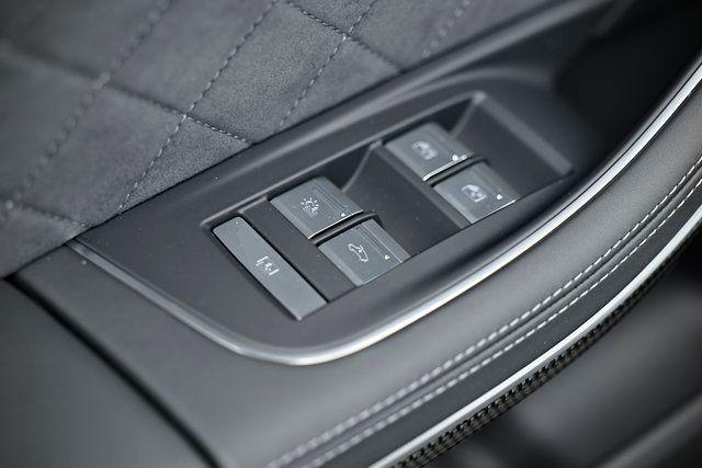 2025 Audi S8 Base - Photo 27