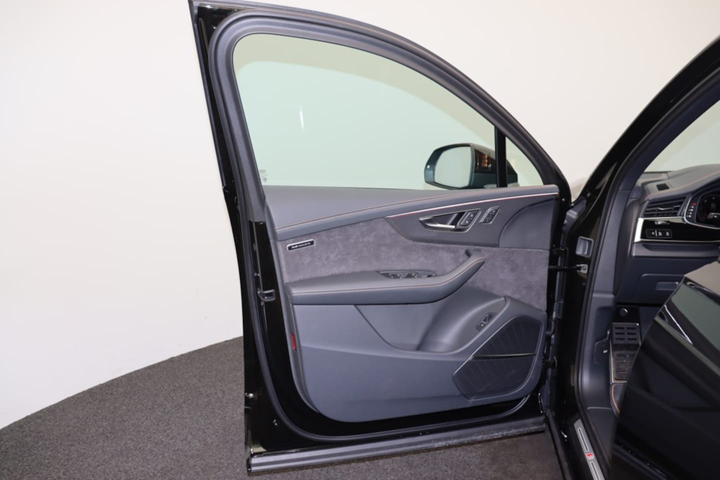 Bild über Audi Q7 SUV S line business TDI quattro 210 kW tiptronic - für weitere Informationen kontaktieren Sie den Audi Partner