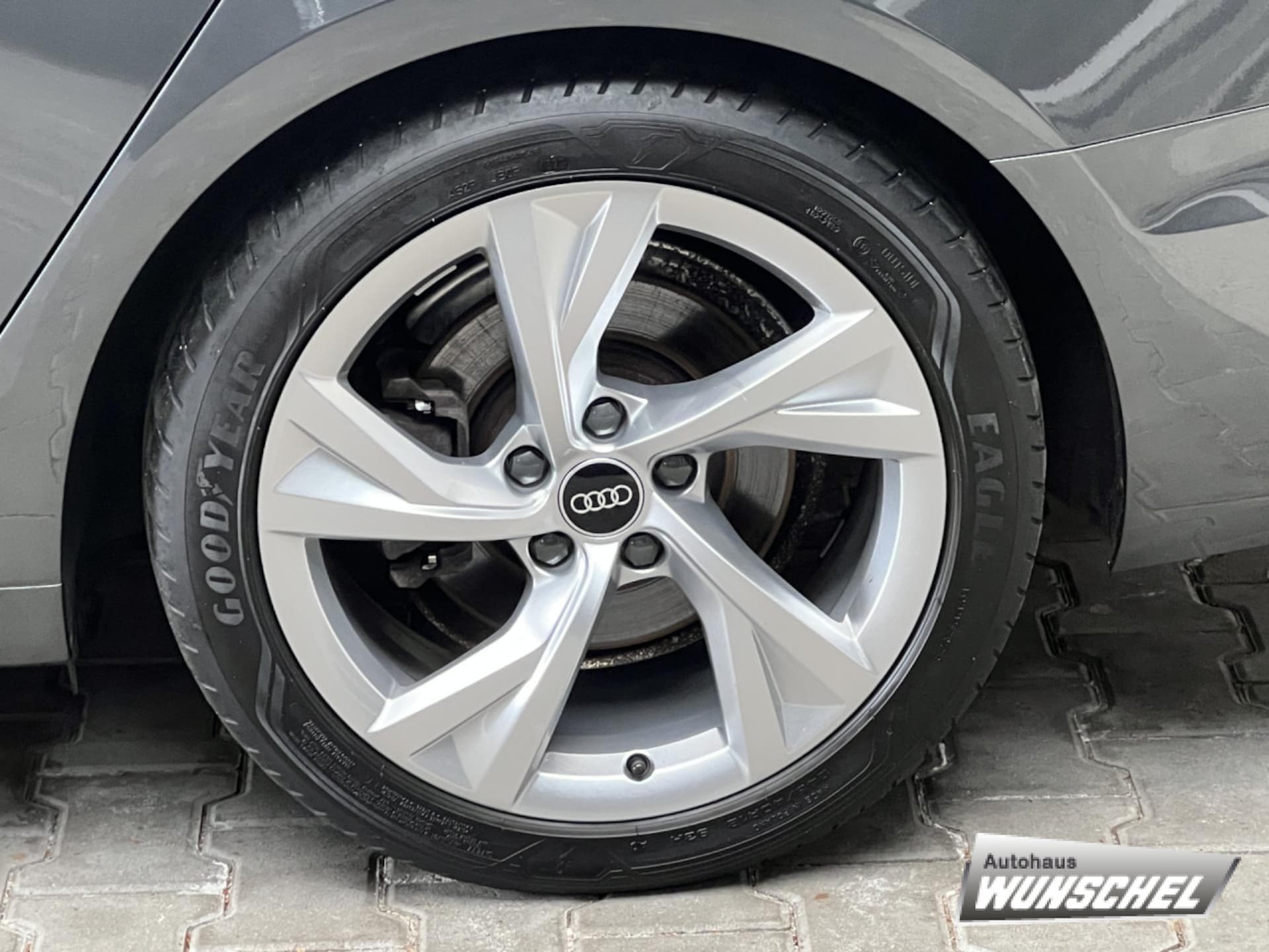 Audi A4 Avant S line