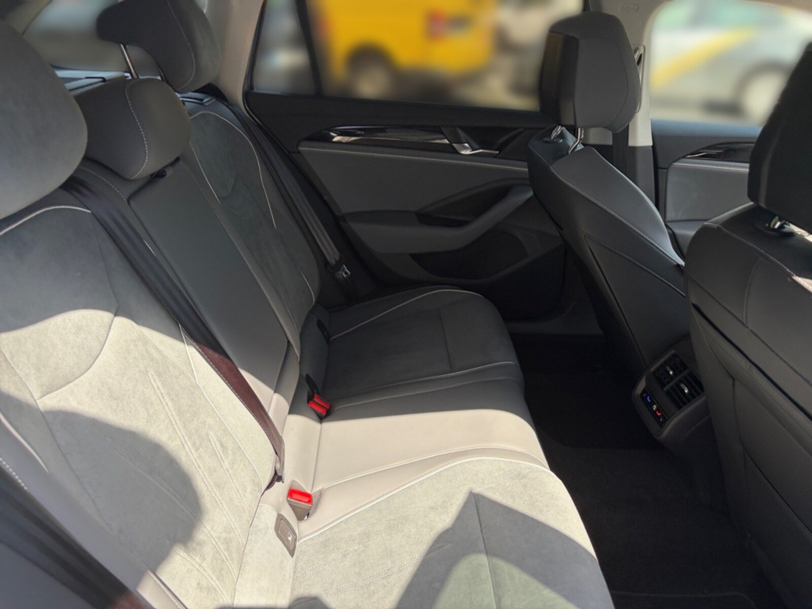 Volkswagen Passat – Bild 12