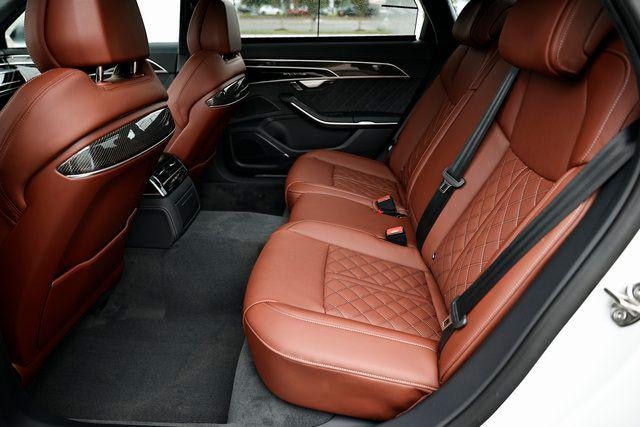 2025 Audi S8 Base - Photo 28