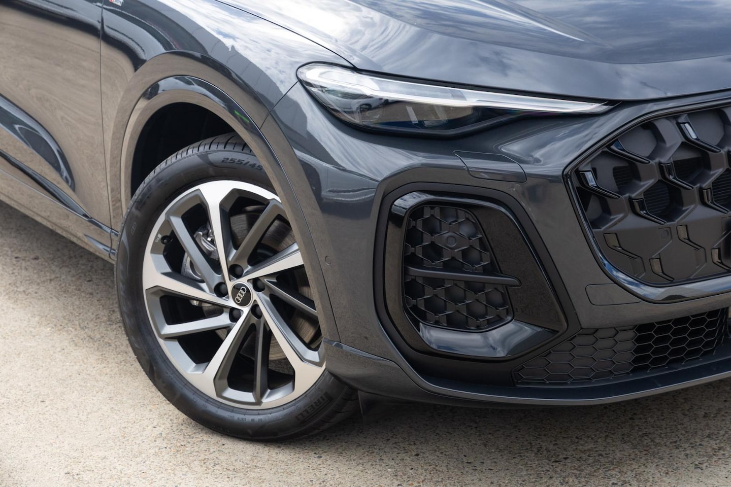 Image about Audi Q5 SUV TDI quattro 150 kW sport