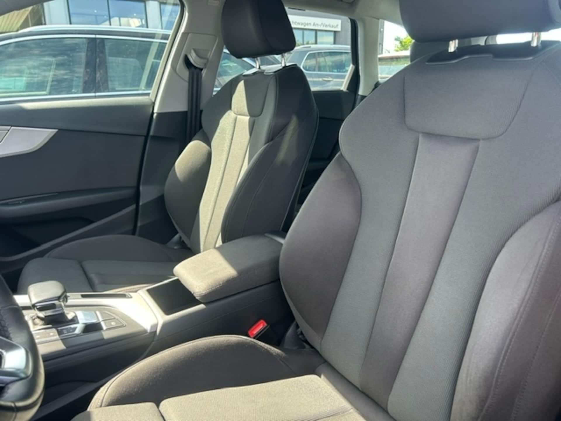 Audi A4 Avant S line