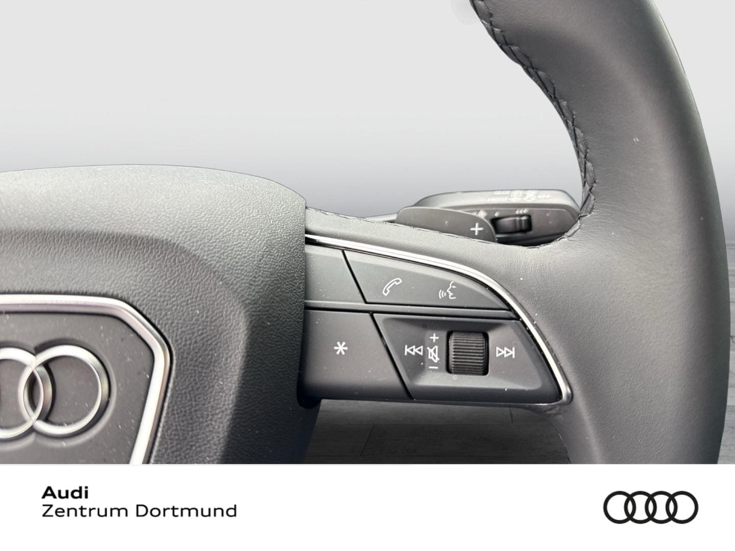 Bild über Audi Q3 TDI quattro 142 kW S tronic - für weitere Informationen kontaktieren Sie den Audi Partner