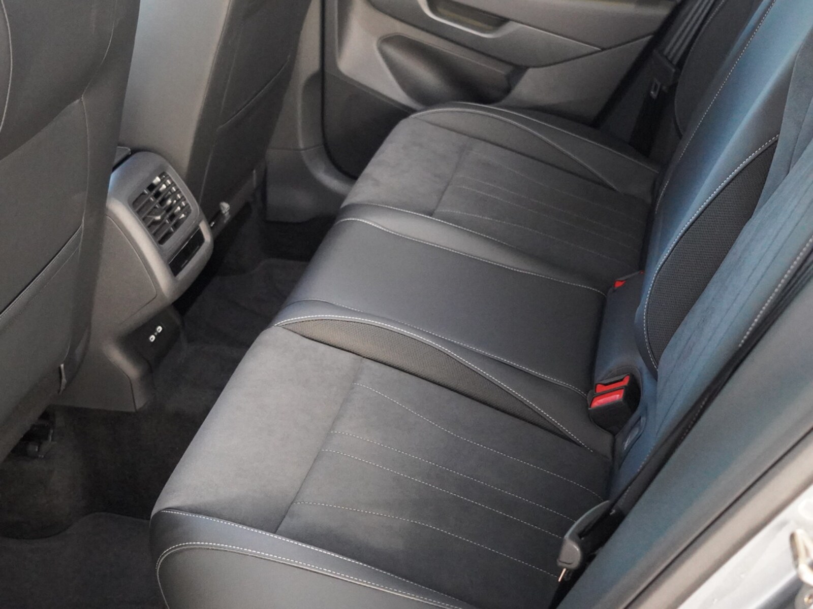 Volkswagen T-Roc – Bild 12