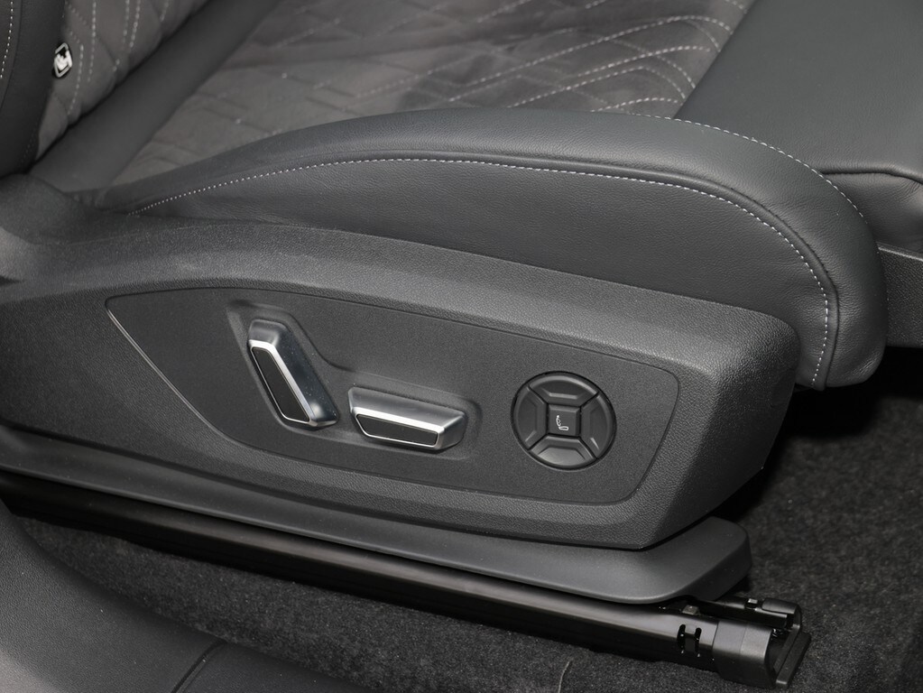 Image about Audi Q6 SUV e-tron e-tron quattro