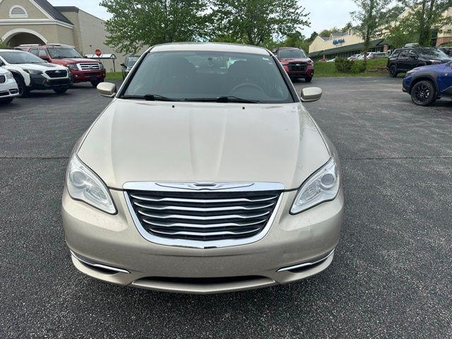 2013 Chrysler 200