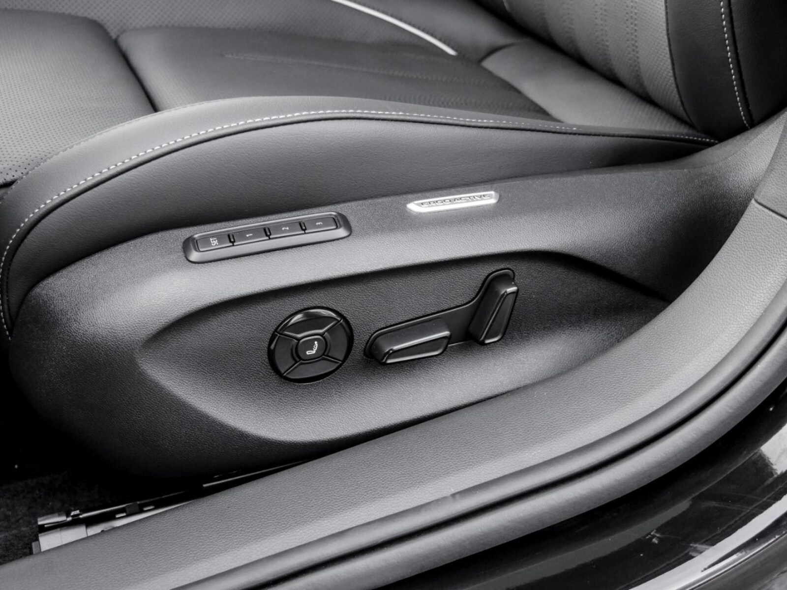 Volkswagen Passat – Bild 14