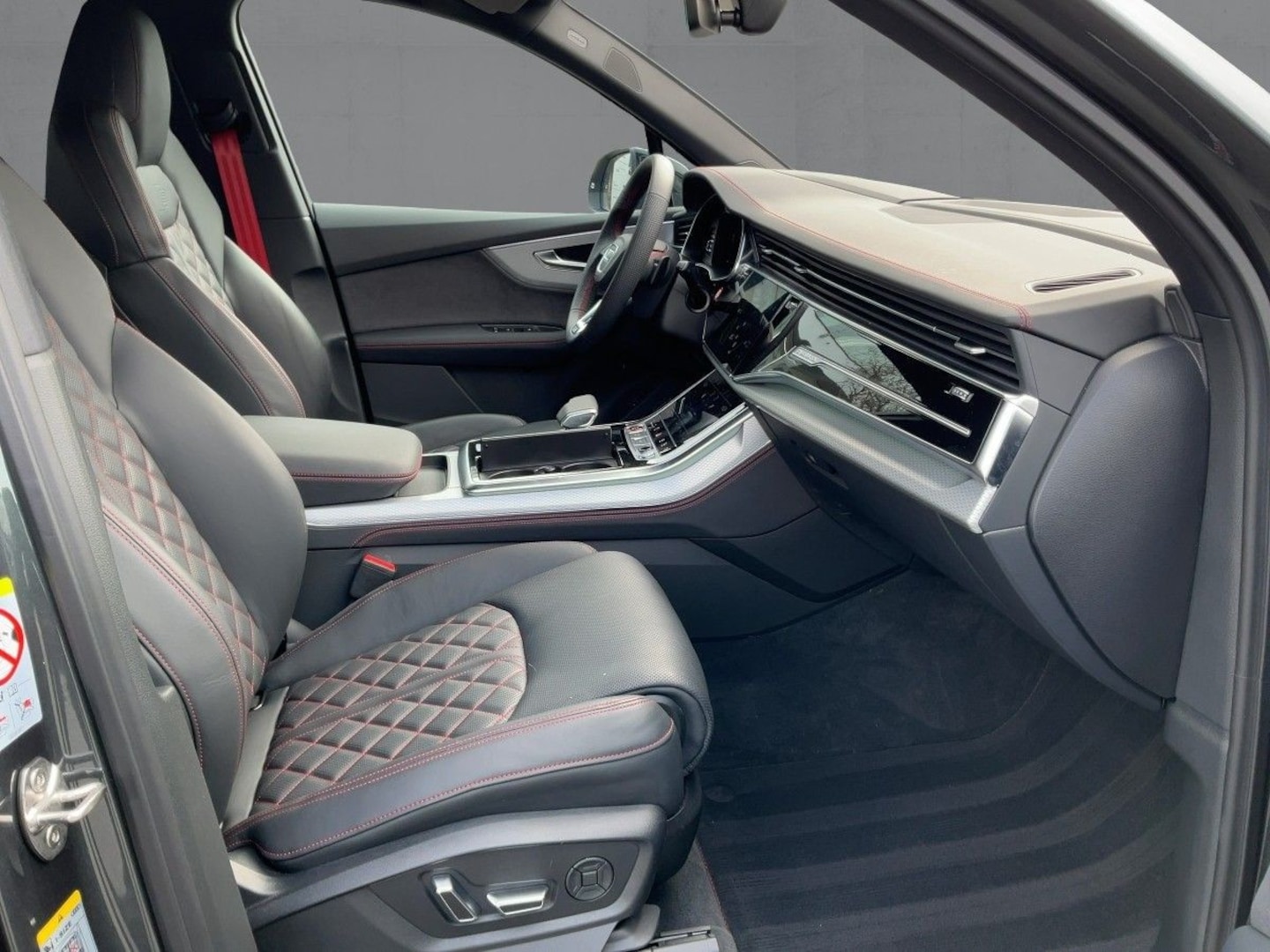 Bild über Audi SQ7 SUV TFSI quattro 373 kW tiptronic - für weitere Informationen kontaktieren Sie den Audi Partner