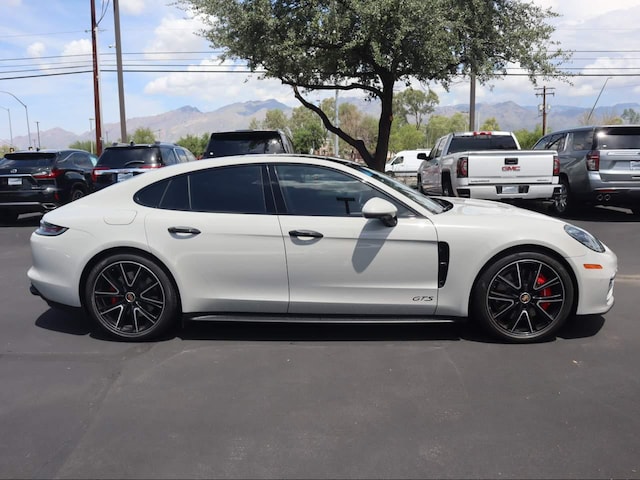 2022 Porsche Panamera