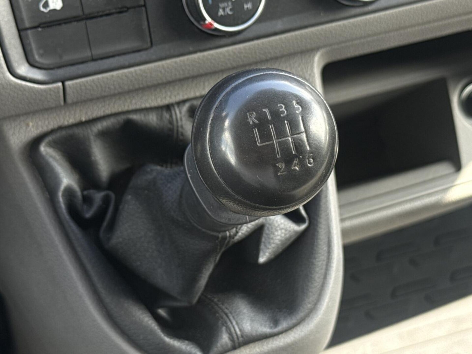 Volkswagen Crafter Furgon długi rozstaw osi