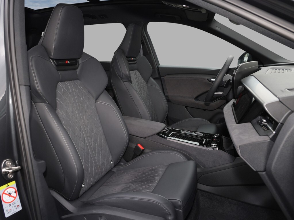Image about Audi Q6 SUV e-tron e-tron quattro