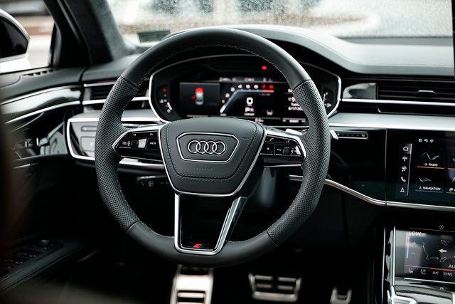 2025 Audi S8 Base - Photo 30