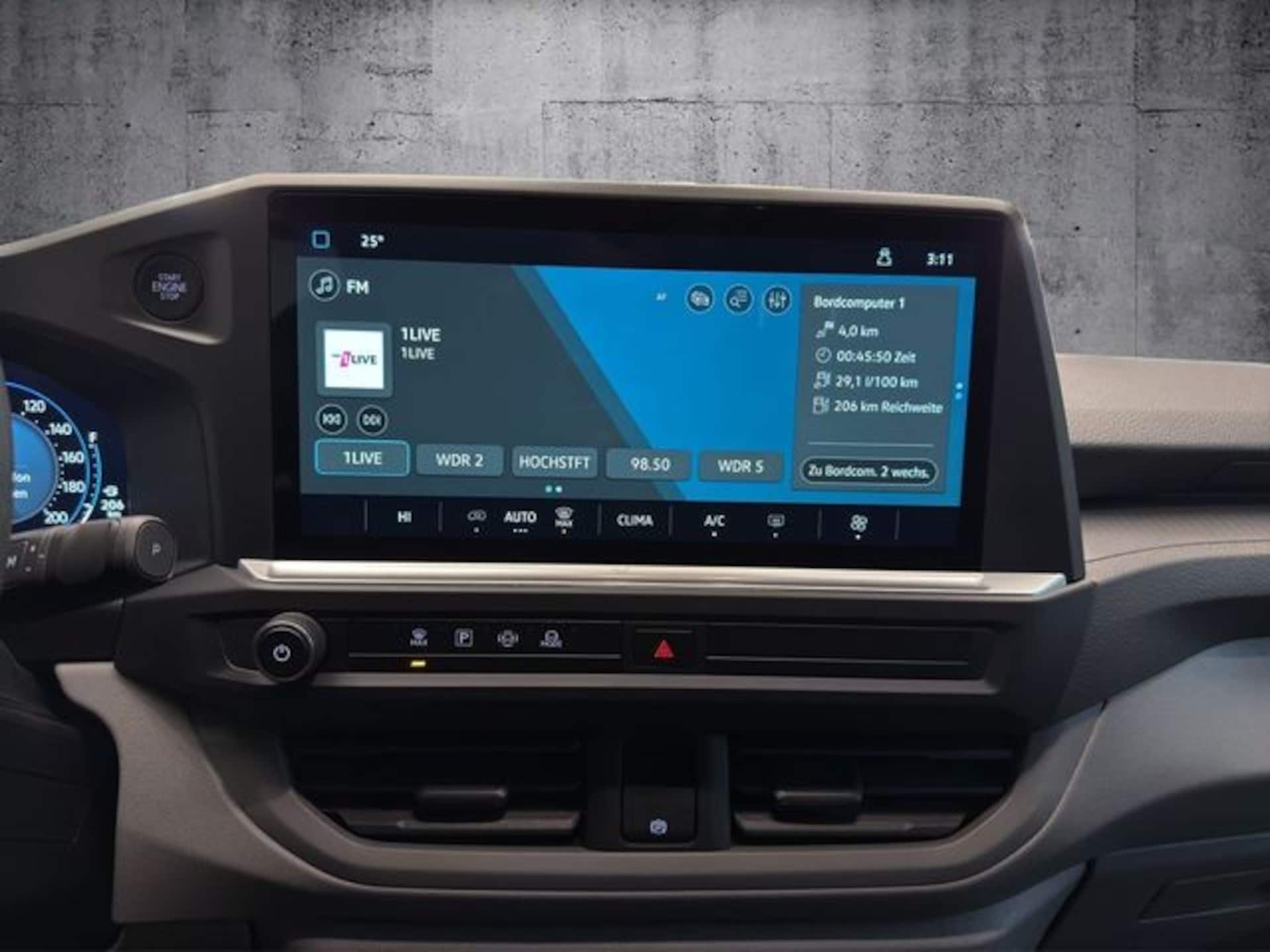 Volkswagen Transporter Kombi langer Radstand