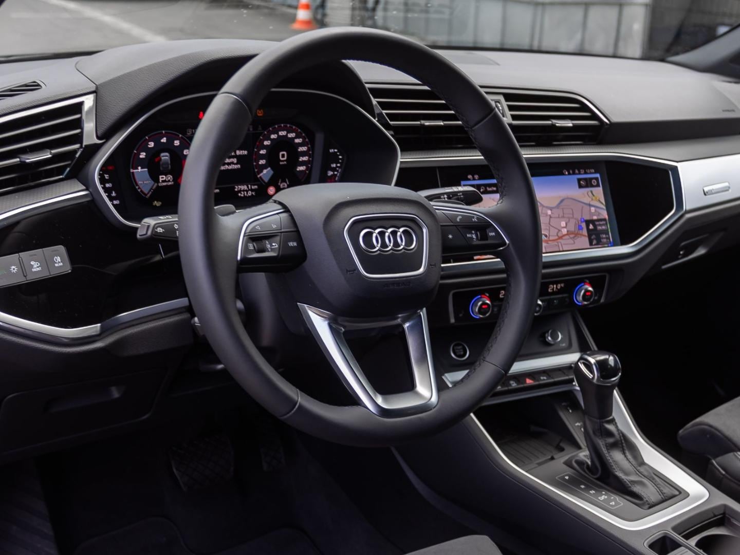 Bild über Audi Q3 Sportback S line 35 TFSI S tronic - für weitere Informationen kontaktieren Sie den Audi Partner