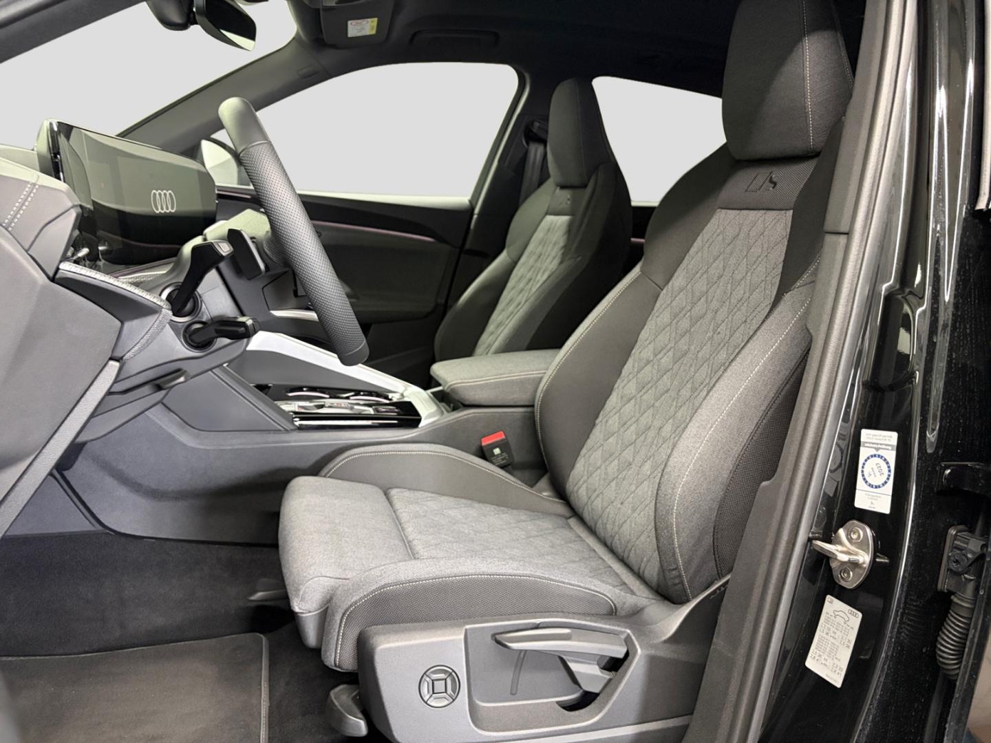 Bild über Audi Q5 SUV TFSI 150 kW S tronic - für weitere Informationen kontaktieren Sie den Audi Partner