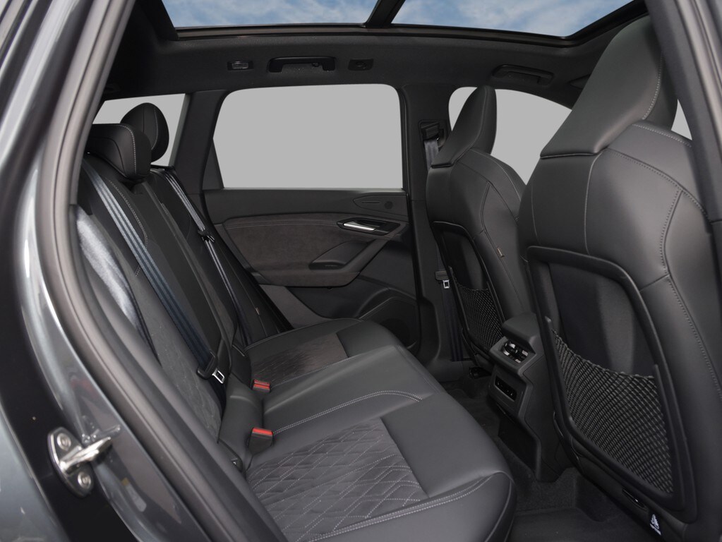 Image about Audi Q6 SUV e-tron e-tron quattro