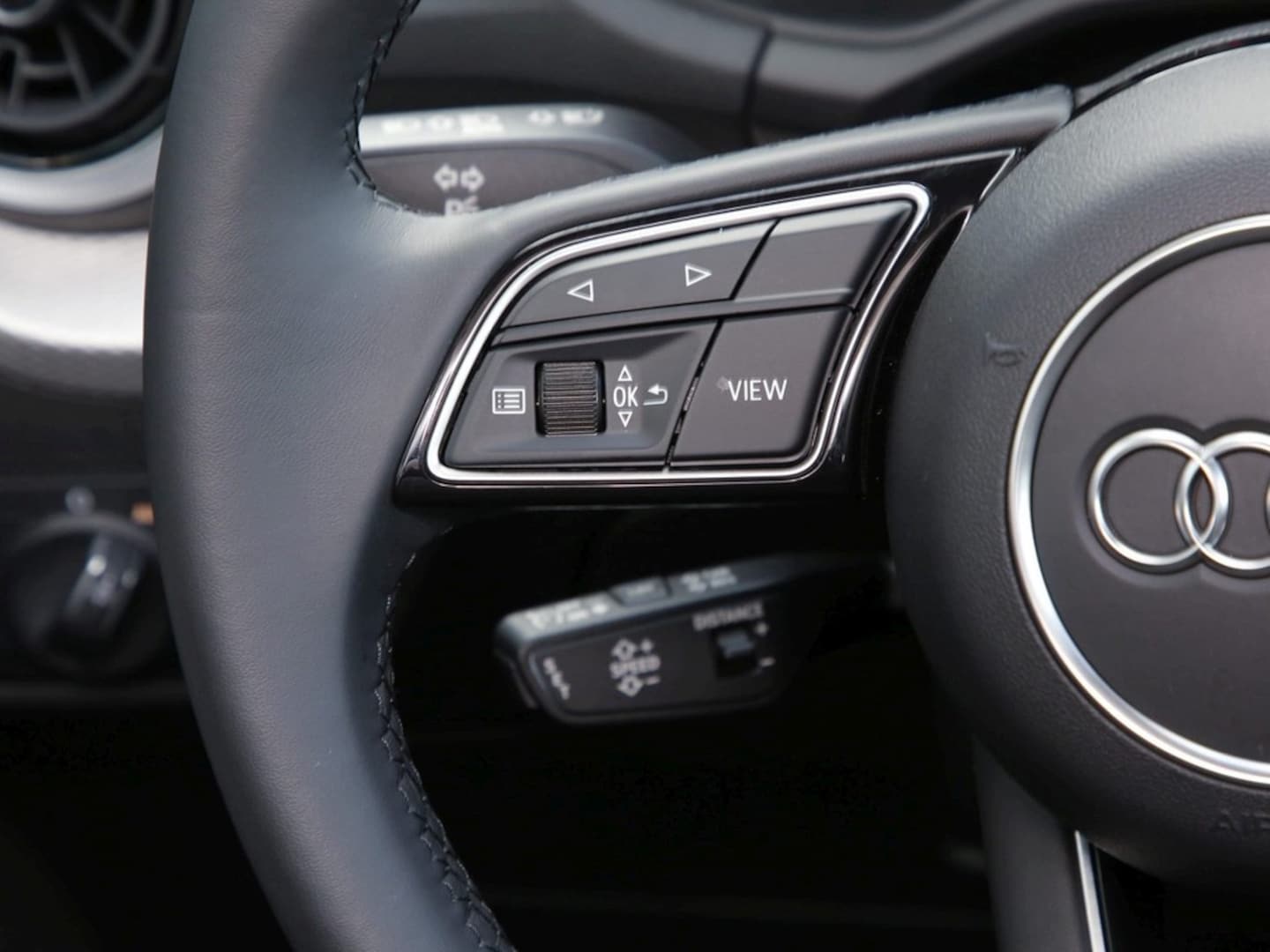 Bild über Audi Q2 S line 35 TFSI S tronic - für weitere Informationen kontaktieren Sie den Audi Partner