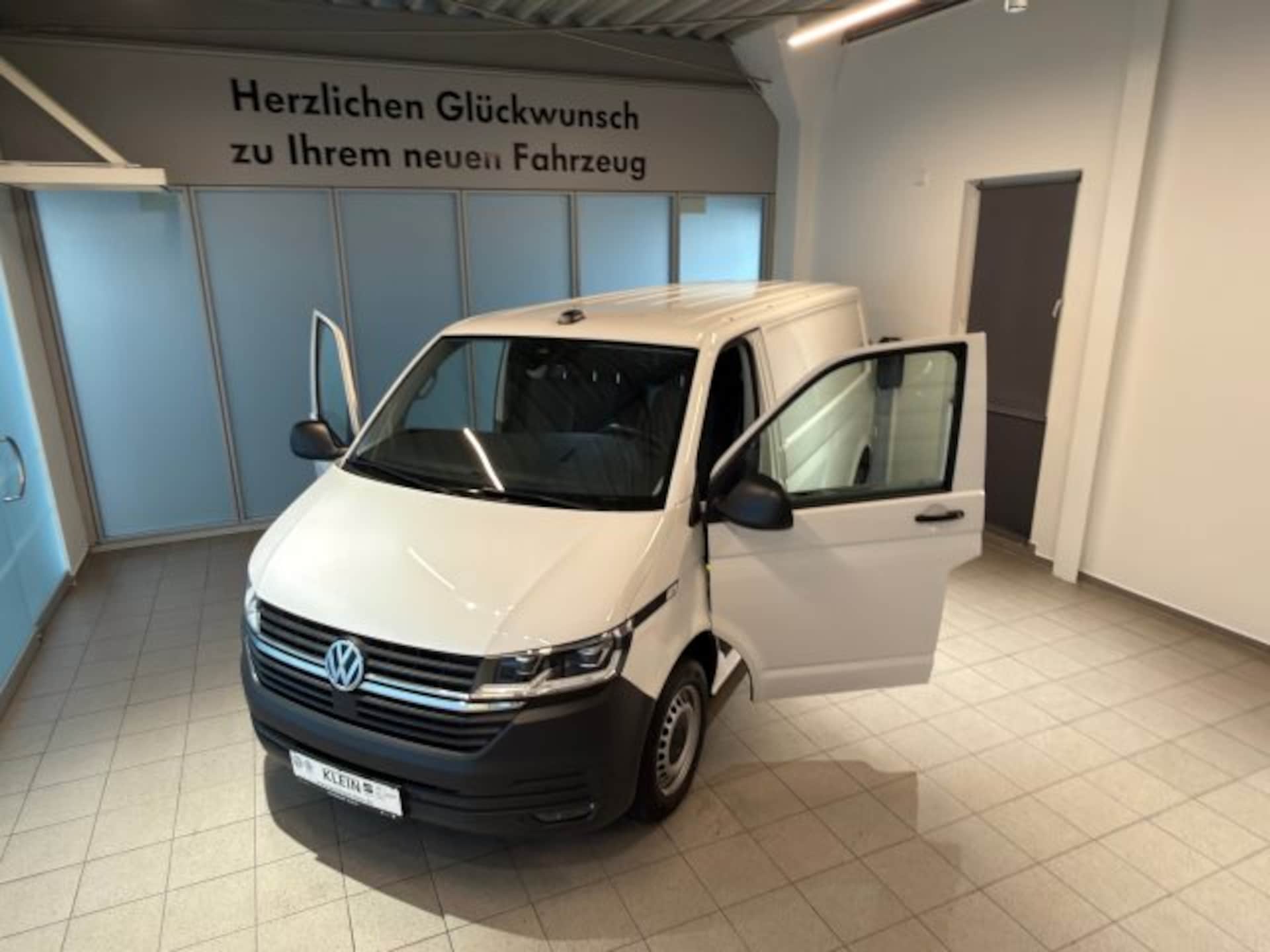 Volkswagen T6.1 Transporter Kasten langer Radstand