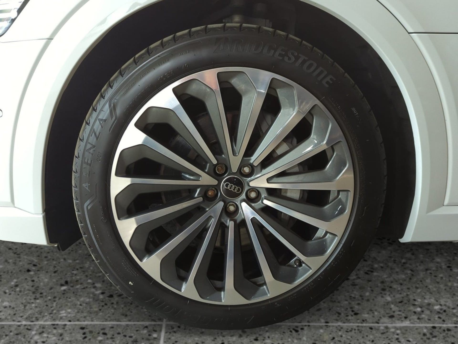 Audi e-tron S line