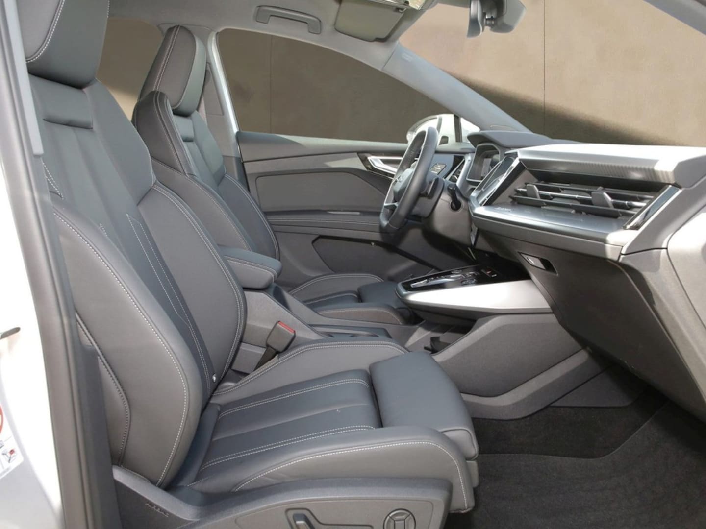 Bild über Audi Q4 e-tron 45 e-tron quattro - für weitere Informationen kontaktieren Sie den Audi Partner