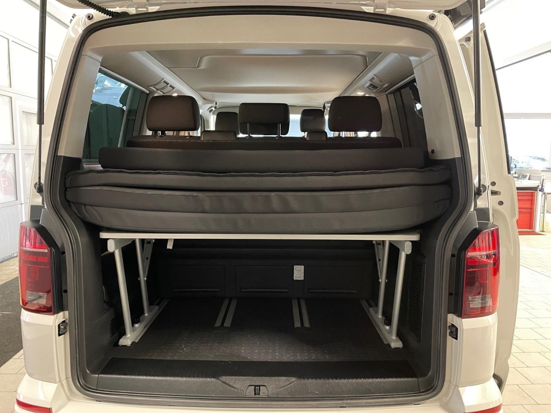 Volkswagen T6.1 California Beach