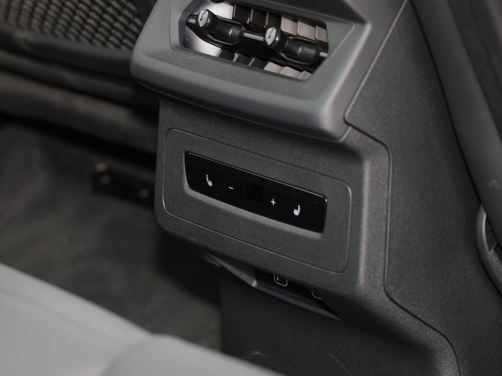 Image about Audi Q6 SUV e-tron e-tron quattro