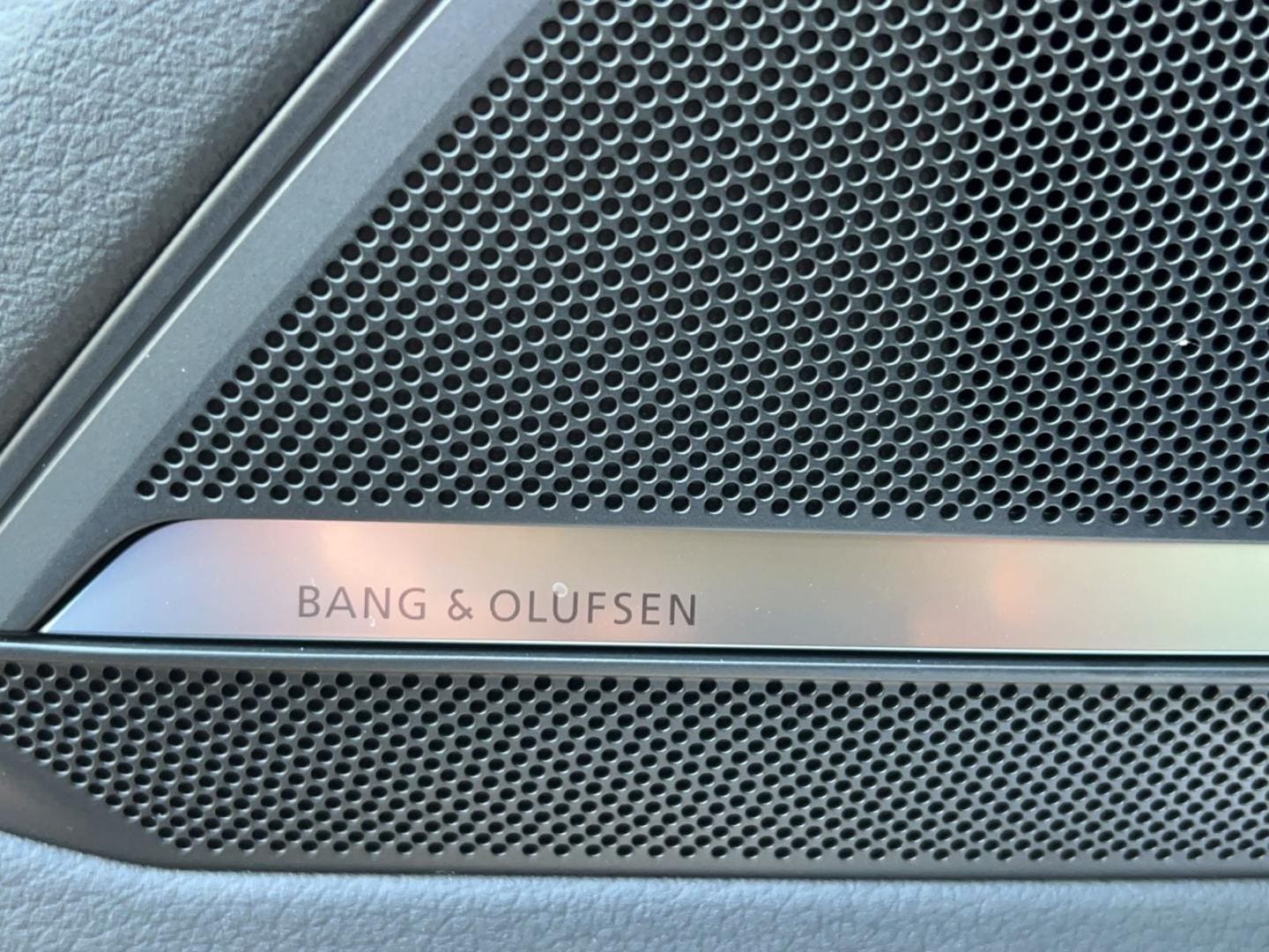 Bild über Audi RS 6 Avant performance quattro tiptronic - für weitere Informationen kontaktieren Sie den Audi Partner