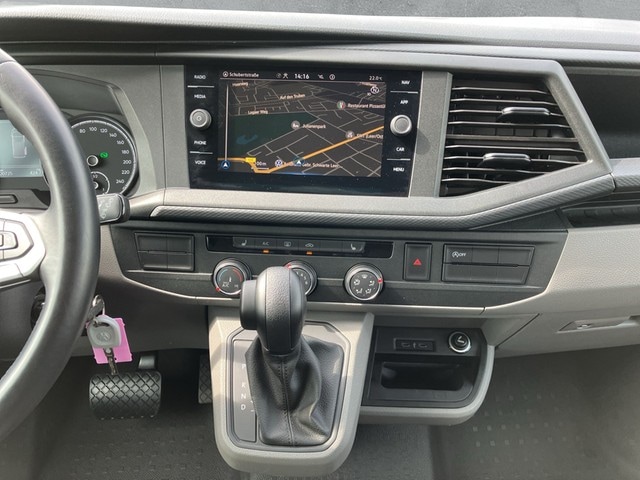 Volkswagen T6.1 Caravelle larger