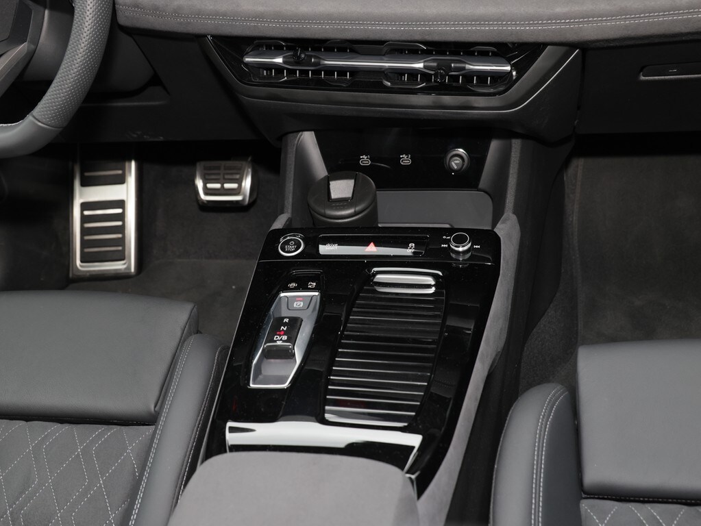 Image about Audi Q6 SUV e-tron e-tron quattro