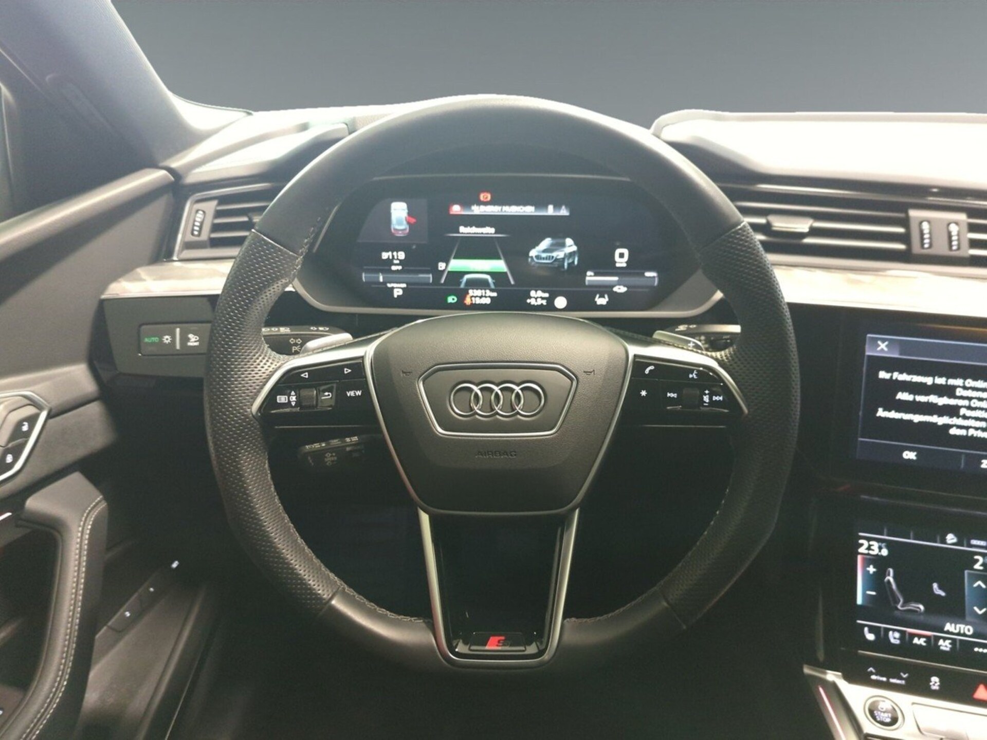 Audi e-tron S line