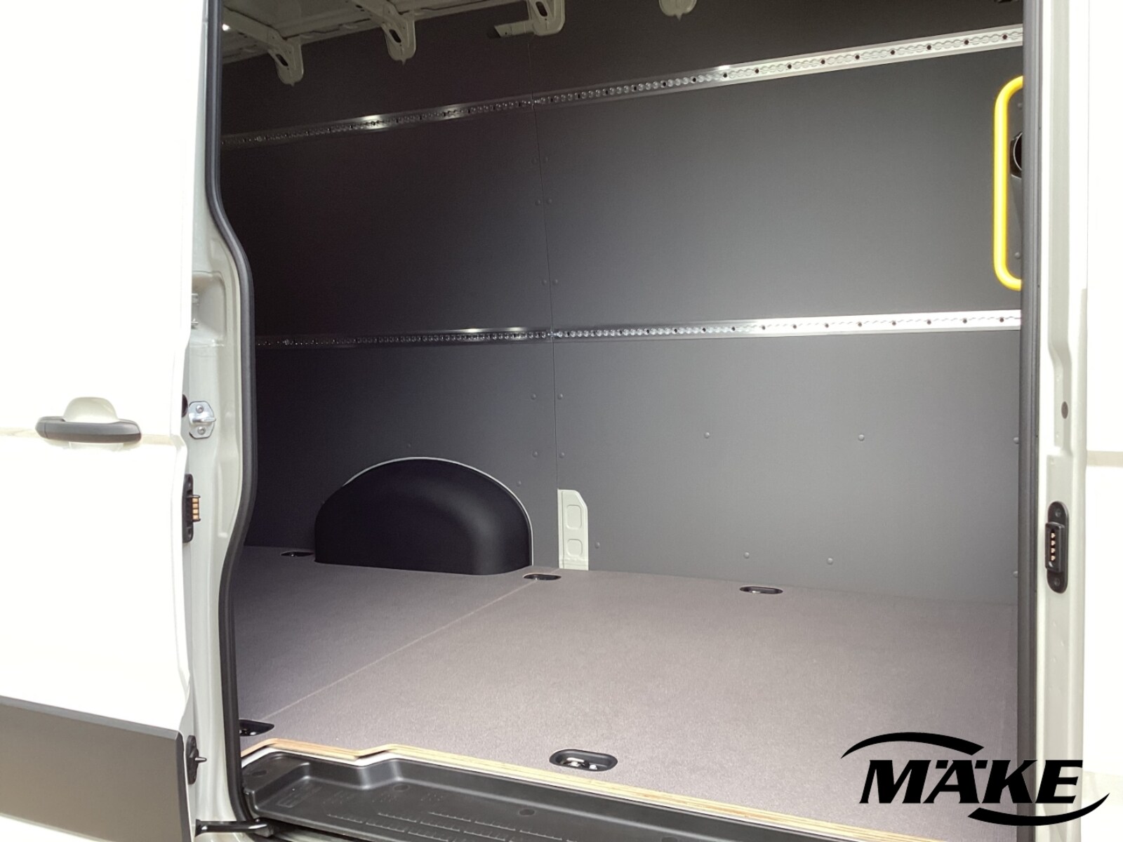 Volkswagen Crafter Kasten mittlerer Radstand – Bild 6