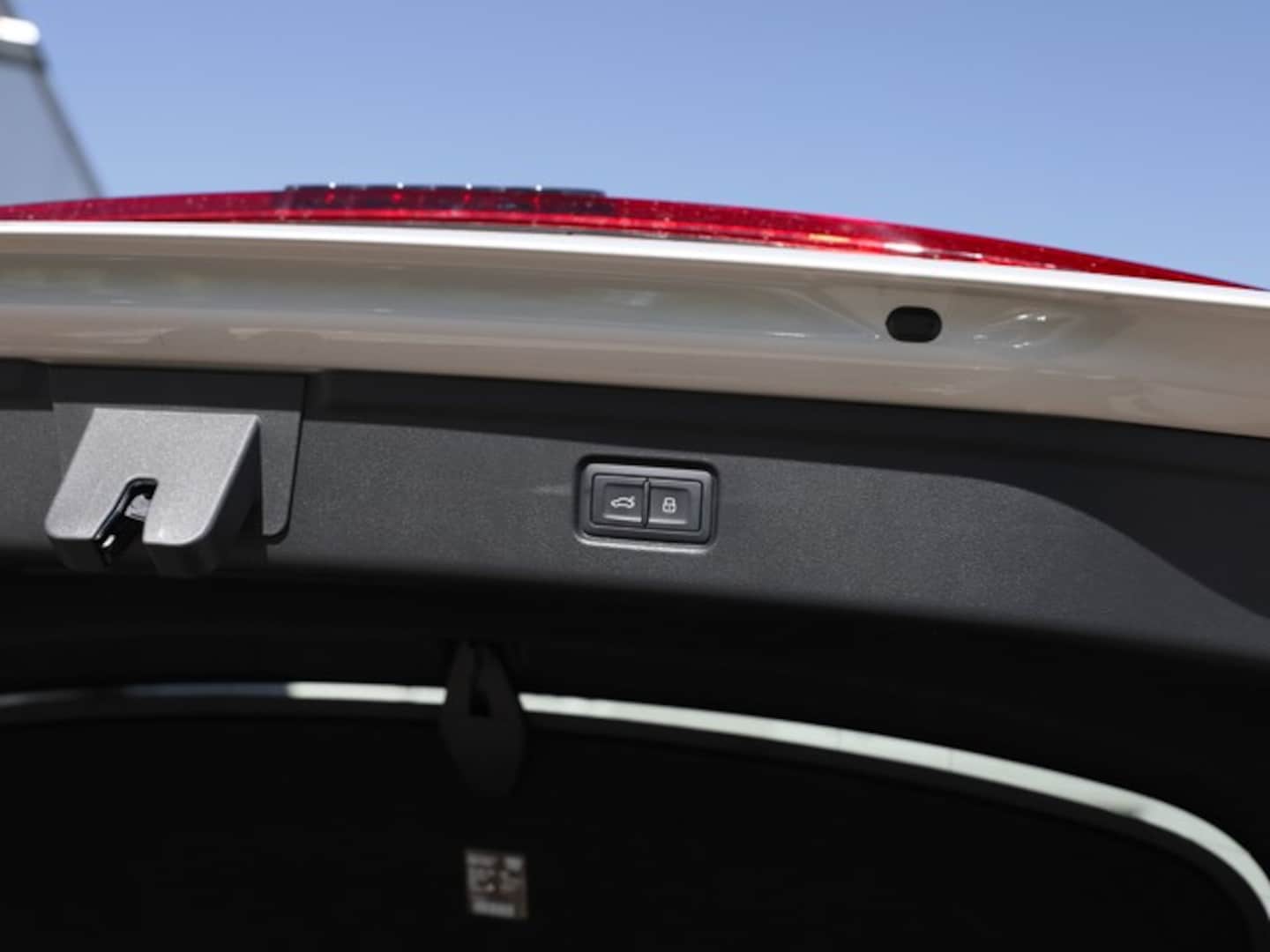Bild über Audi S6 Sportback e-tron edition one beige e-tron - für weitere Informationen kontaktieren Sie den Audi Partner