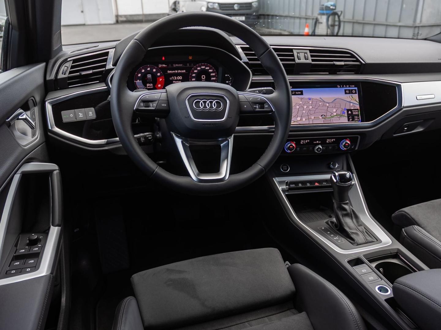 Bild über Audi Q3 Sportback S line 35 TFSI S tronic - für weitere Informationen kontaktieren Sie den Audi Partner