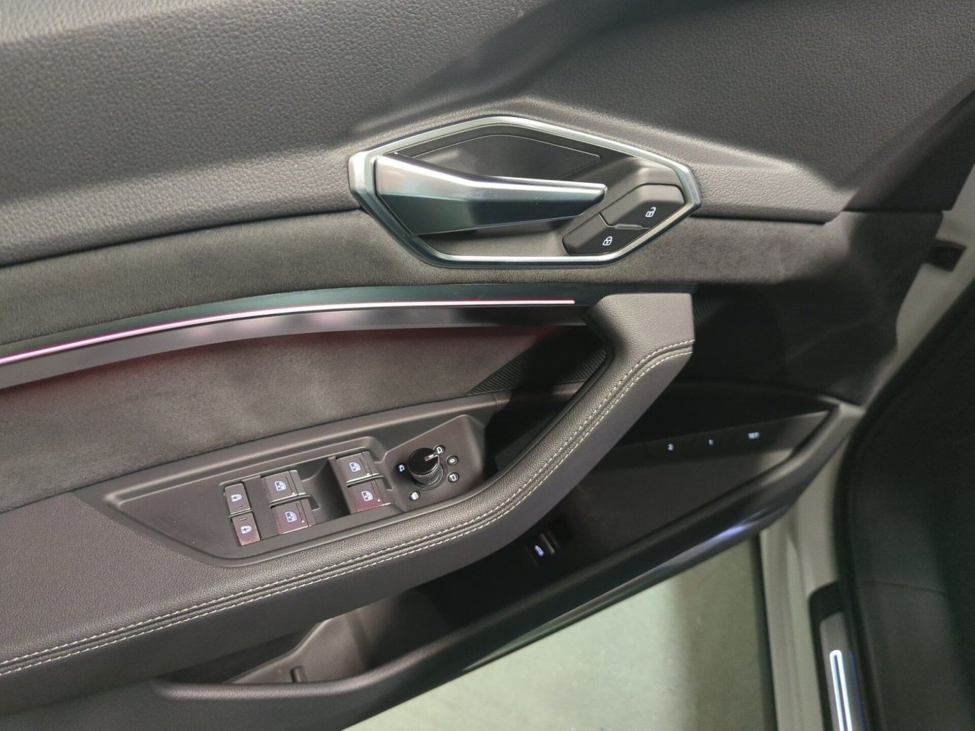 Audi e-tron S line