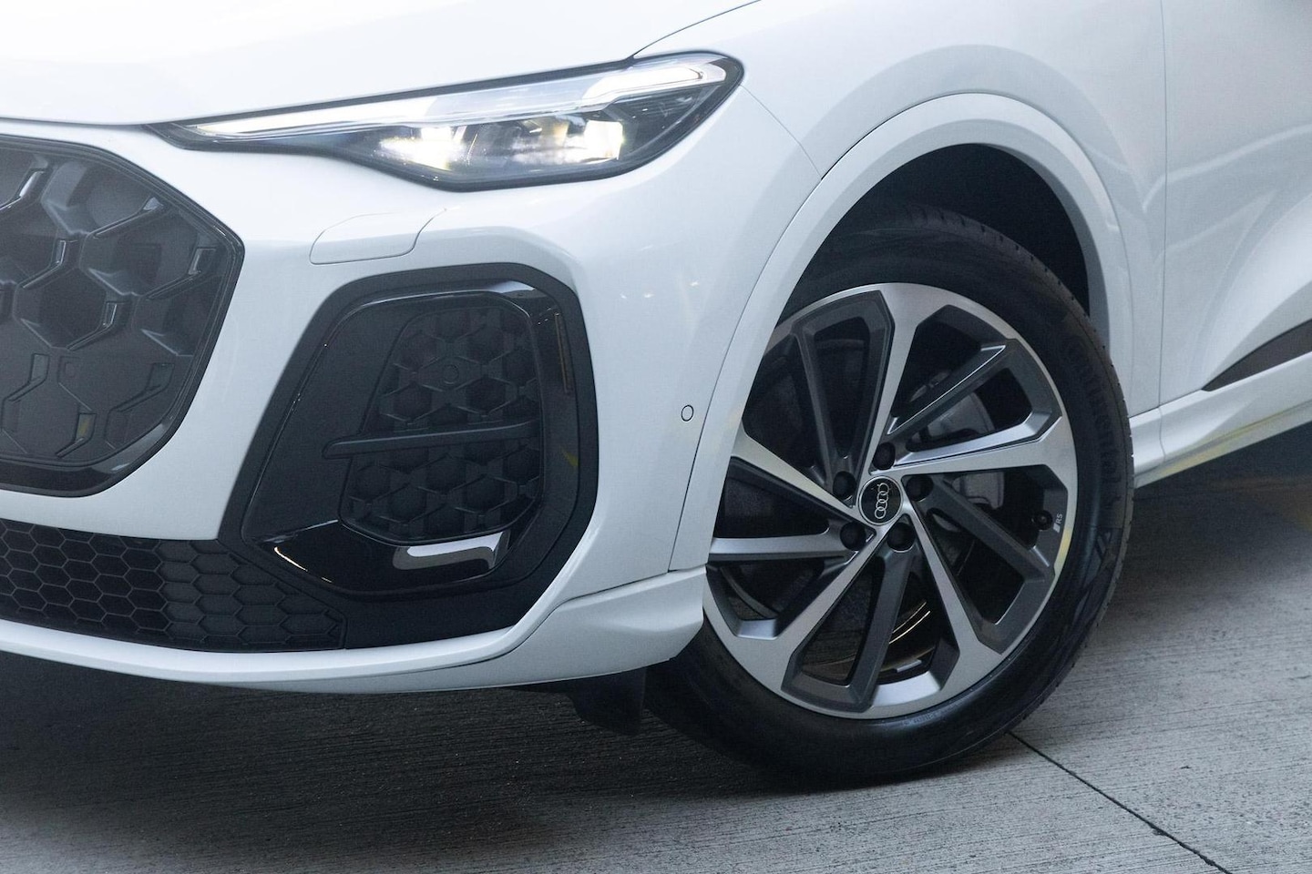 Image about Audi Q5 SUV TDI quattro 150 kW sport