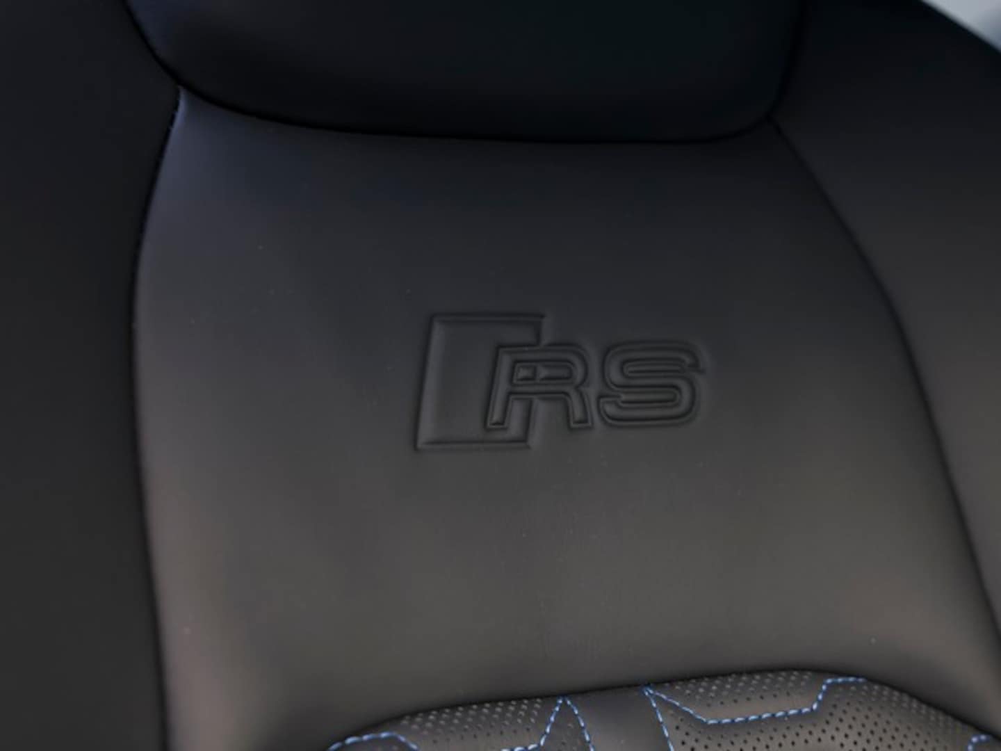 Bild über Audi RS 6 Avant performance quattro tiptronic - für weitere Informationen kontaktieren Sie den Audi Partner