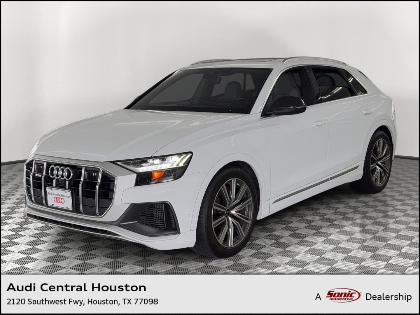 2023 Audi SQ8 Prestige's photo